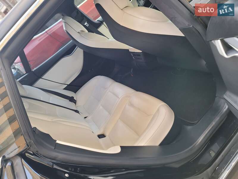 Лифтбек Tesla Model S 2019 в Броварах