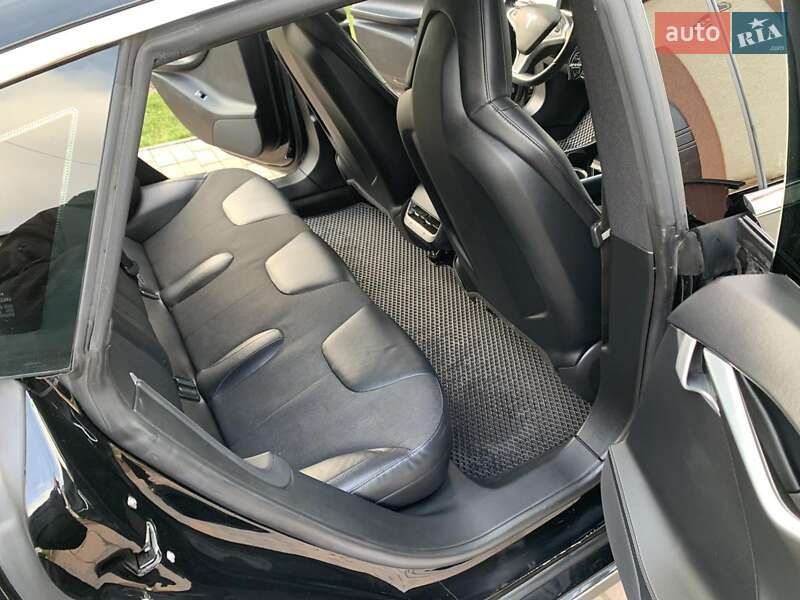 Ліфтбек Tesla Model S 2014 в Хмельницькому