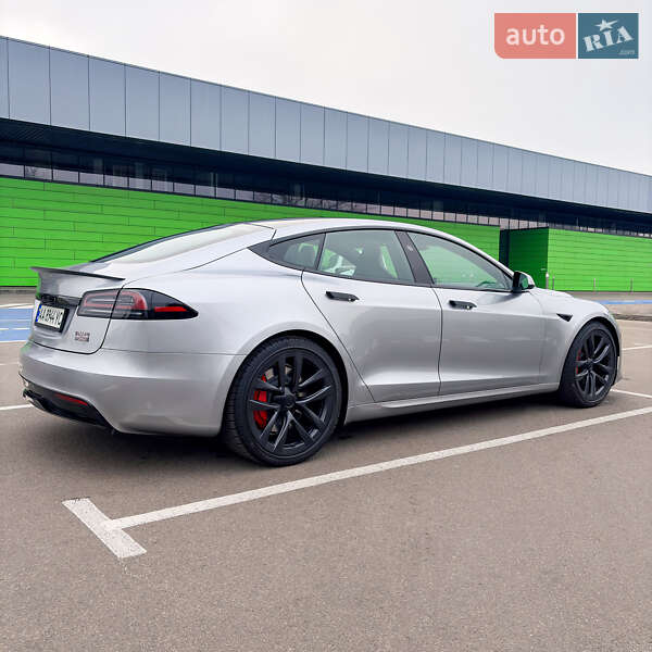 Лифтбек Tesla Model S 2024 в Киеве