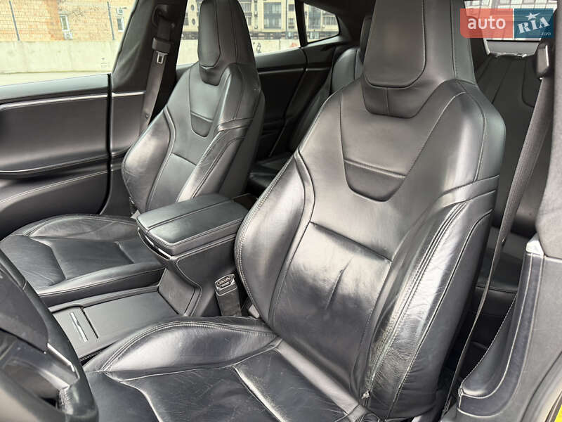 Лифтбек Tesla Model S 2016 в Киеве