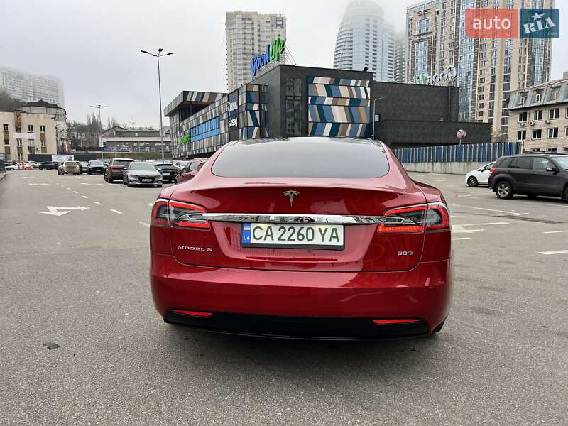Лифтбек Tesla Model S 2017 в Ватутино