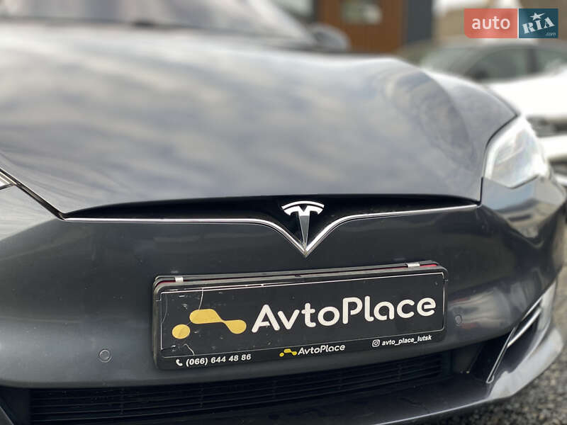 Лифтбек Tesla Model S 2017 в Луцке