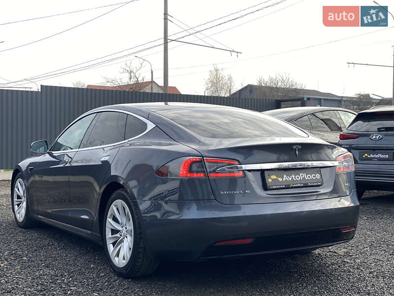 Лифтбек Tesla Model S 2017 в Луцке