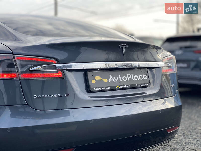 Лифтбек Tesla Model S 2017 в Луцке