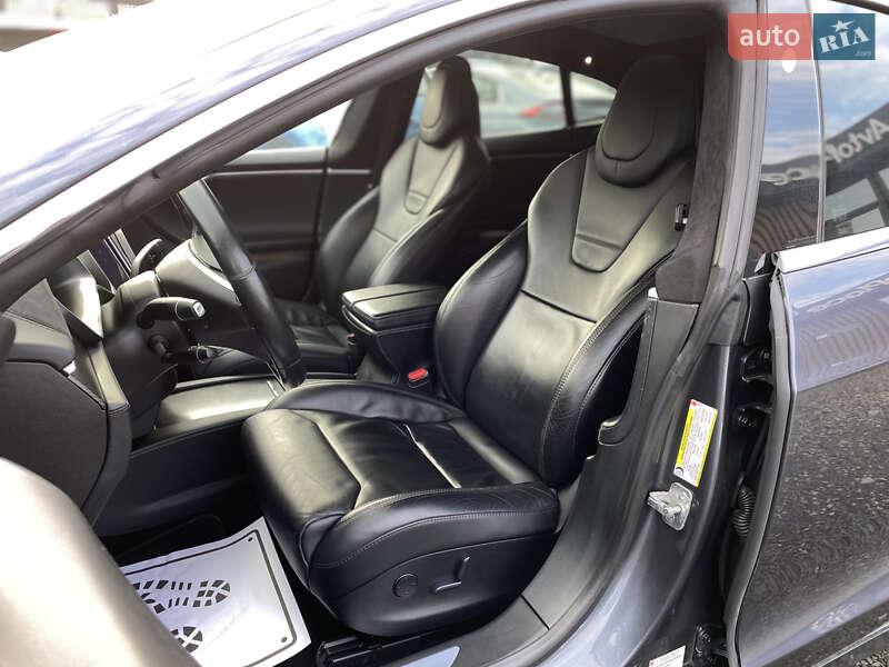 Лифтбек Tesla Model S 2017 в Луцке