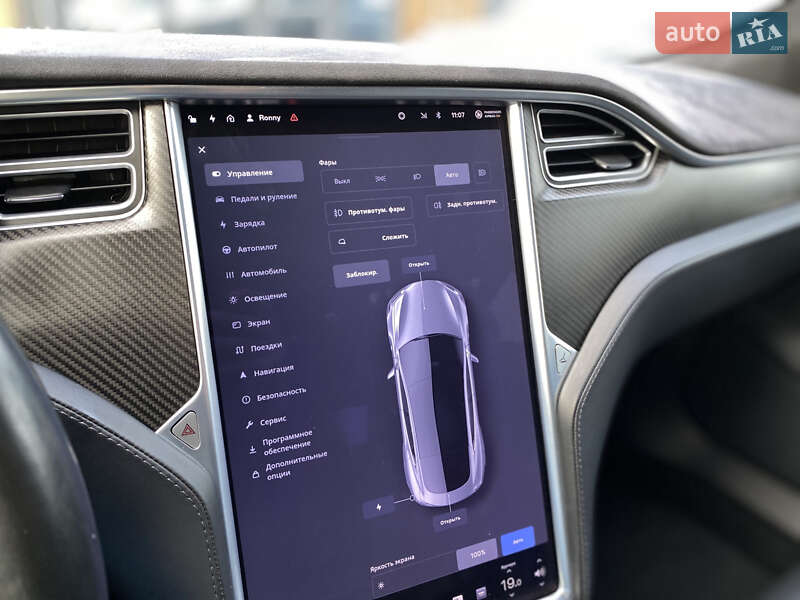 Лифтбек Tesla Model S 2017 в Луцке