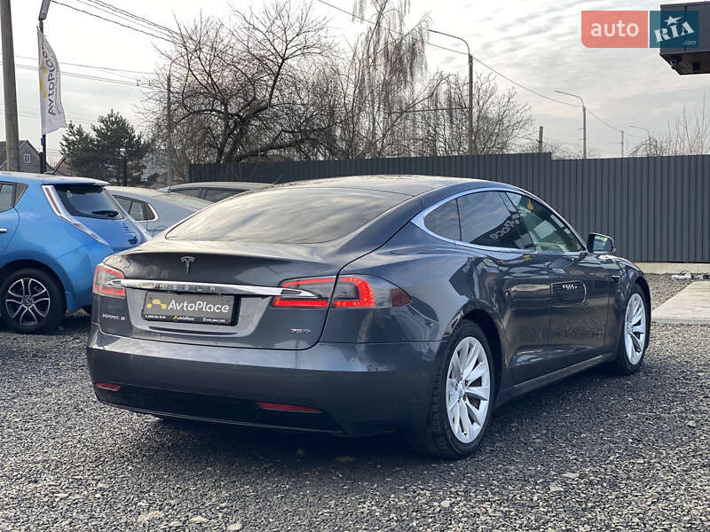 Лифтбек Tesla Model S 2017 в Луцке