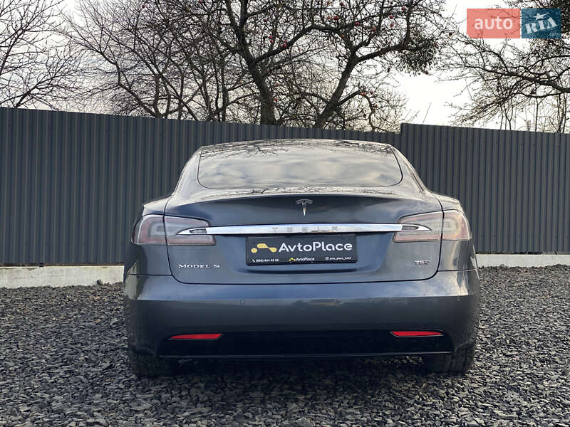 Лифтбек Tesla Model S 2017 в Луцке