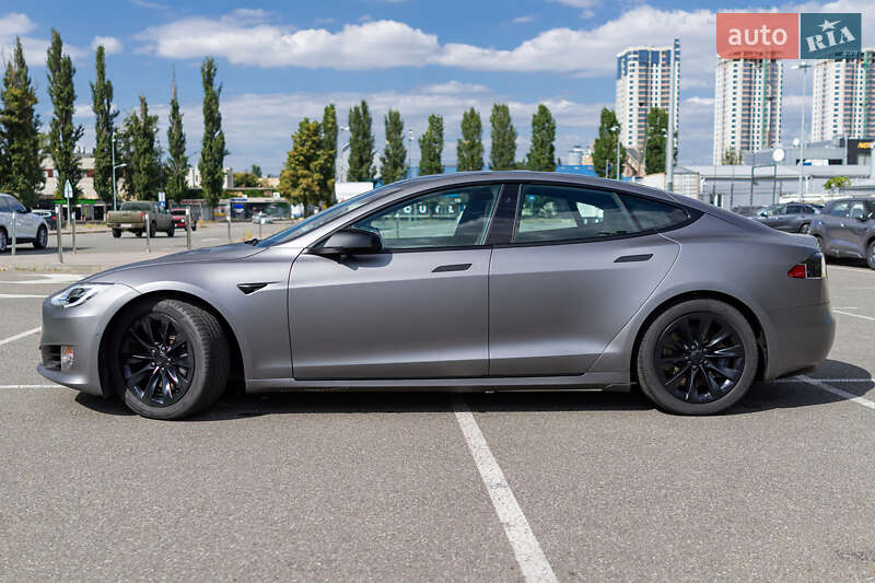Лифтбек Tesla Model S 2019 в Киеве