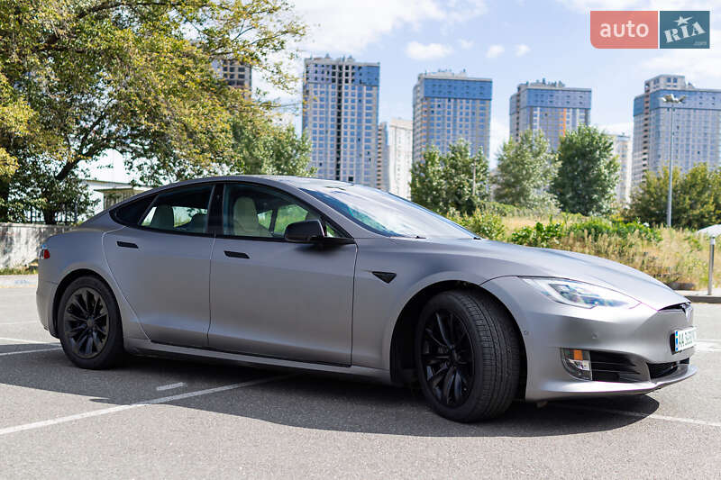 Лифтбек Tesla Model S 2019 в Киеве