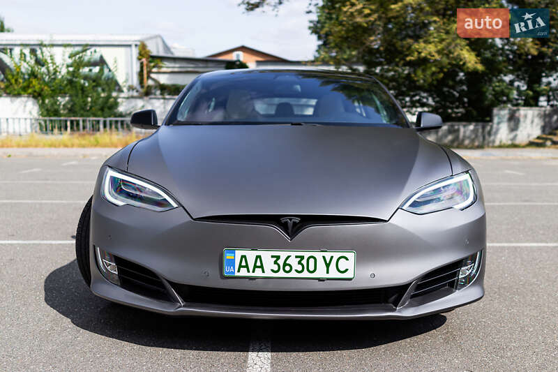 Лифтбек Tesla Model S 2019 в Киеве