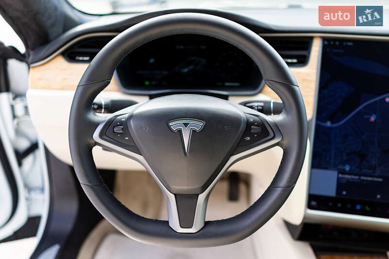 Лифтбек Tesla Model S 2019 в Киеве