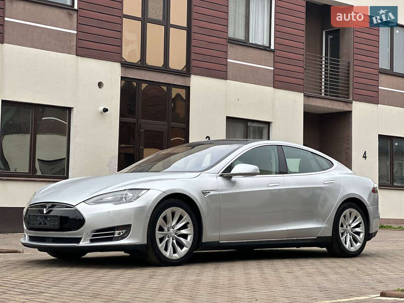 Лифтбек Tesla Model S 2015 в Одессе