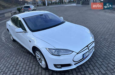 Лифтбек Tesla Model S 2013 в Долине