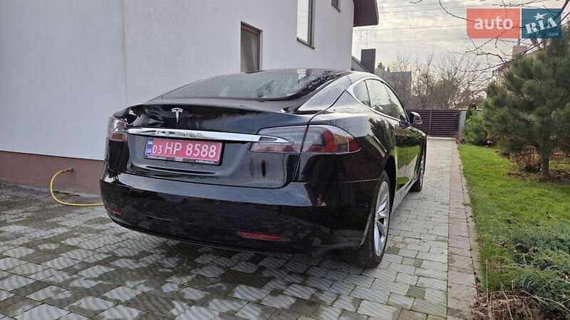 Лифтбек Tesla Model S 2018 в Луцке