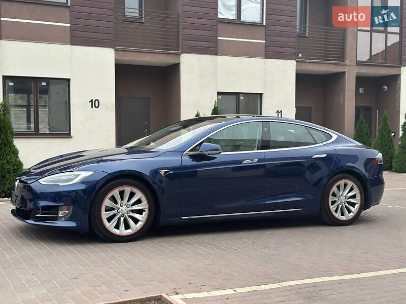 Лифтбек Tesla Model S 2017 в Одессе
