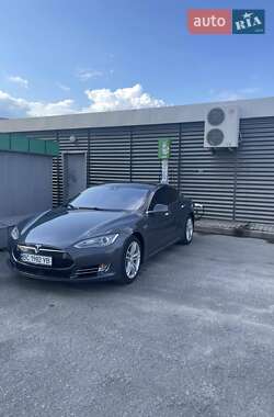 Лифтбек Tesla Model S 2015 в Киеве