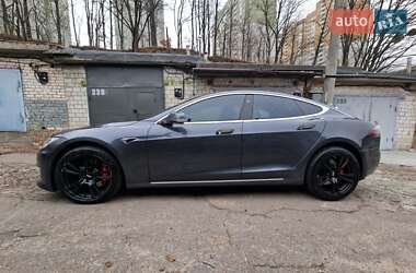 Лифтбек Tesla Model S 2018 в Вышгороде