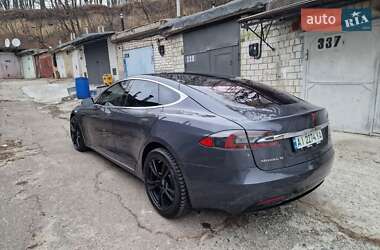 Лифтбек Tesla Model S 2018 в Вышгороде