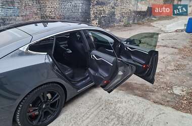 Лифтбек Tesla Model S 2018 в Вышгороде