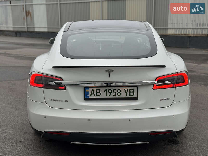Лифтбек Tesla Model S 2014 в Виннице