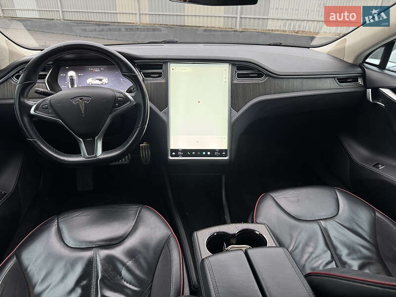 Лифтбек Tesla Model S 2014 в Виннице