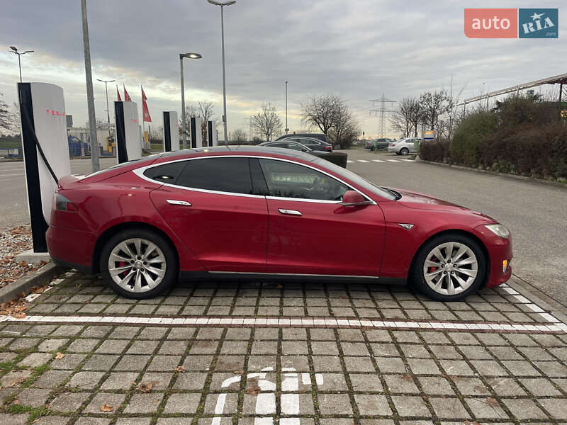 Лифтбек Tesla Model S 2014 в Львове