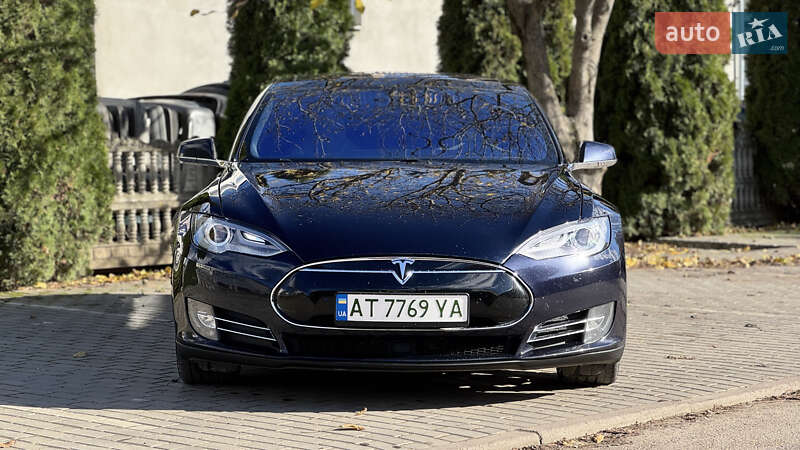 Лифтбек Tesla Model S 2014 в Ивано-Франковске