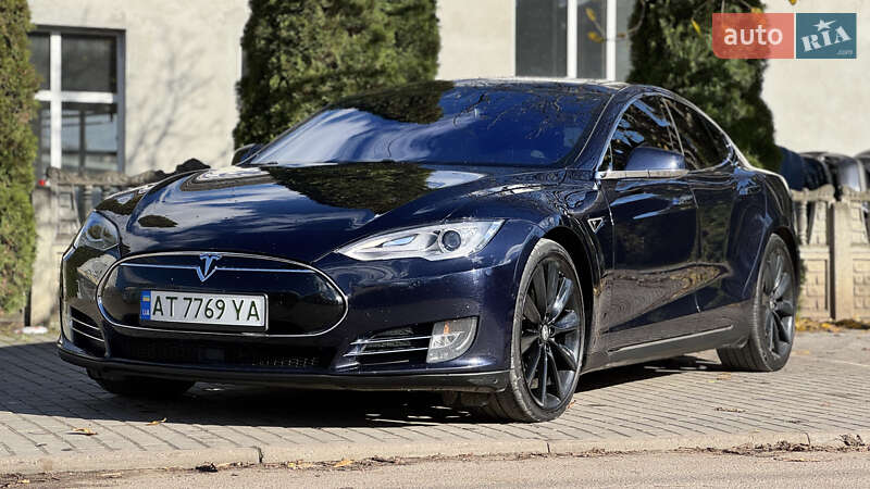 Tesla Model S 2014