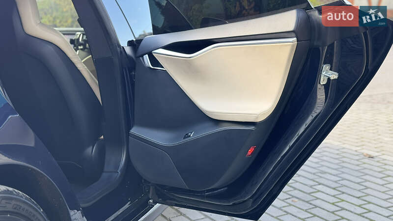 Лифтбек Tesla Model S 2014 в Ивано-Франковске