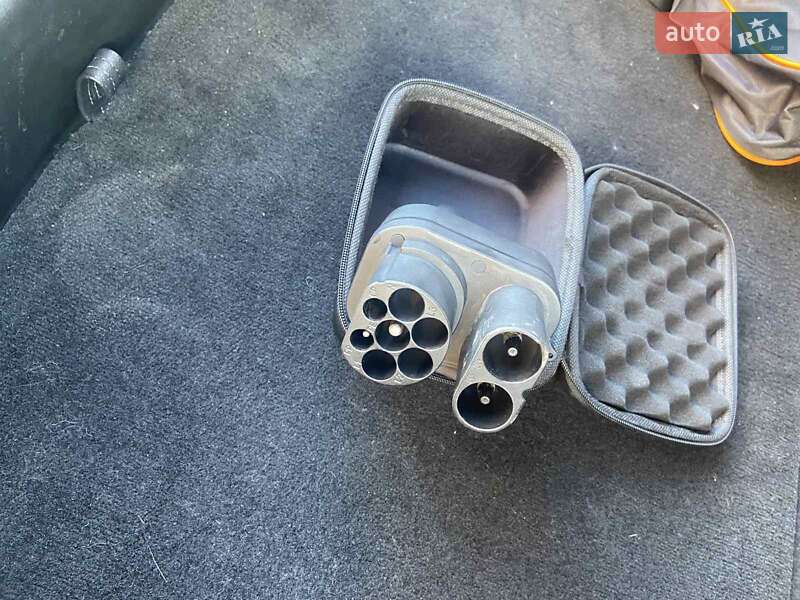 Лифтбек Tesla Model S 2014 в Хмельницком фото 33 Лифтбек Tesla Model S 2014 в Хмельницком