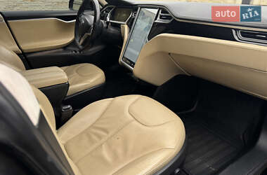 Лифтбек Tesla Model S 2014 в Львове
