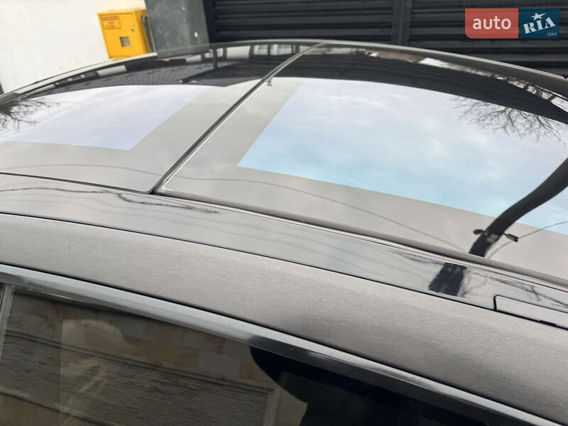 Лифтбек Tesla Model S 2014 в Львове