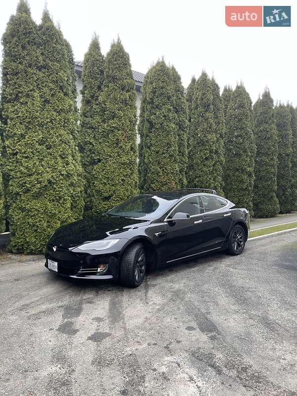 Лифтбек Tesla Model S 2019 в Ровно