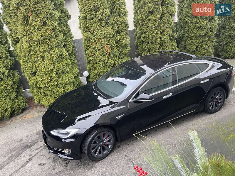 Лифтбек Tesla Model S 2019 в Ровно