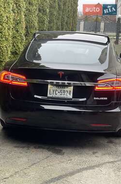 Лифтбек Tesla Model S 2019 в Березному