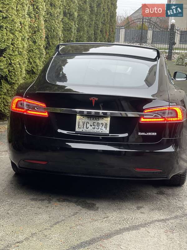 Лифтбек Tesla Model S 2019 в Ровно