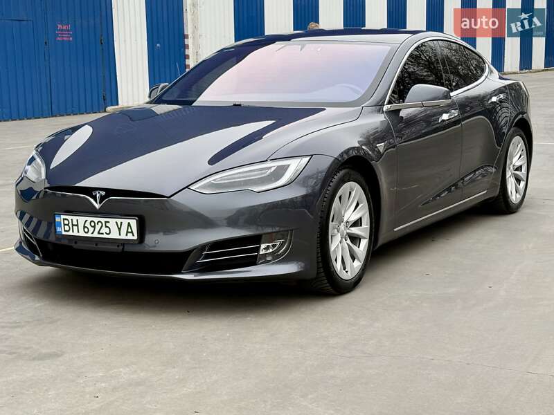 Лифтбек Tesla Model S 2017 в Одессе