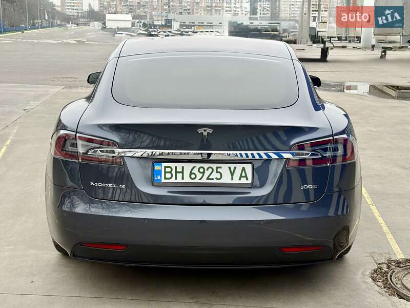 Лифтбек Tesla Model S 2017 в Одессе