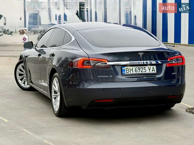Лифтбек Tesla Model S 2017 в Одессе