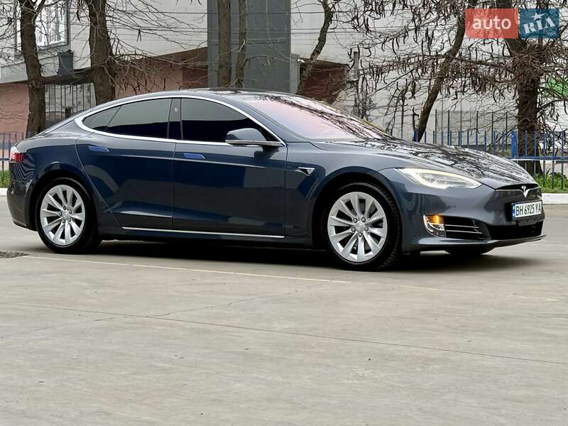 Лифтбек Tesla Model S 2017 в Одессе