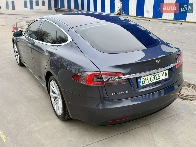 Лифтбек Tesla Model S 2017 в Одессе