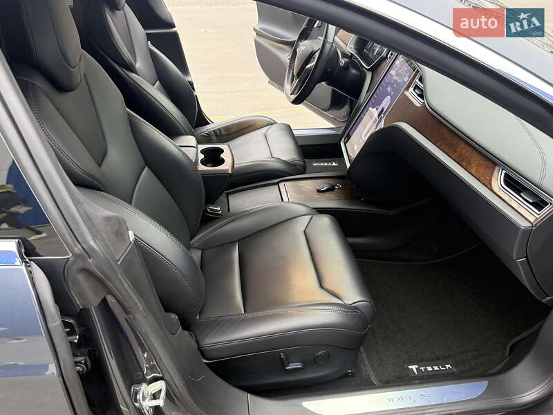 Лифтбек Tesla Model S 2017 в Одессе