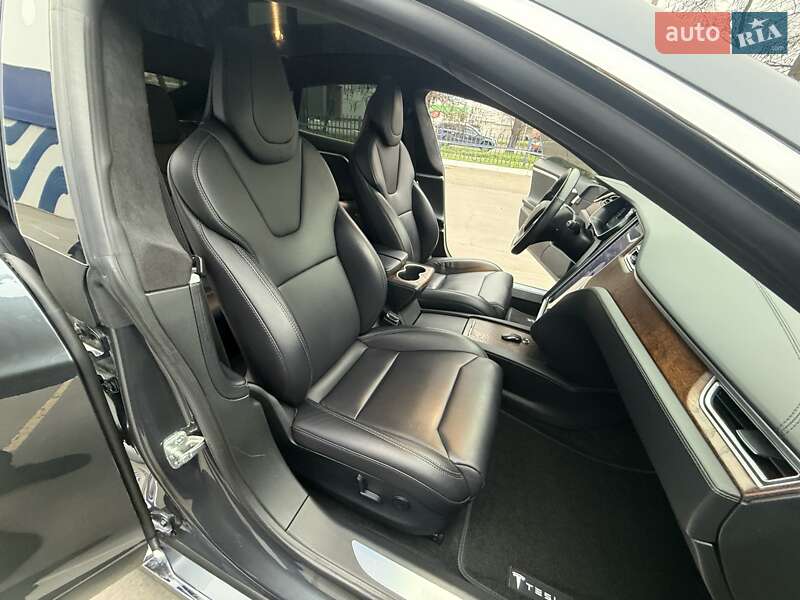 Лифтбек Tesla Model S 2017 в Одессе