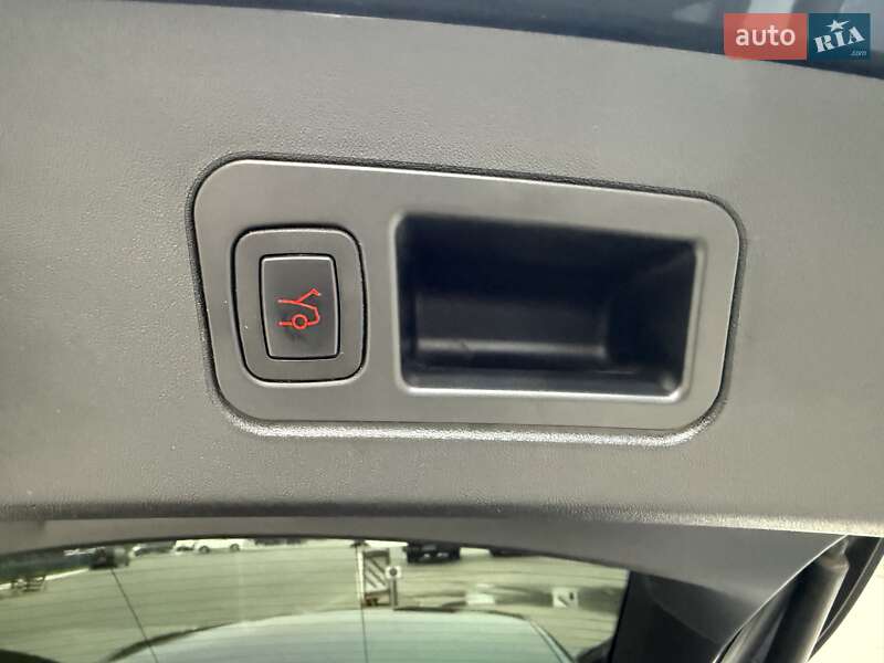 Лифтбек Tesla Model S 2017 в Одессе