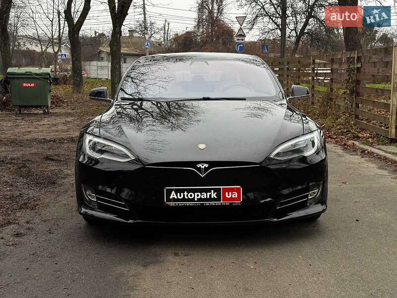 Лифтбек Tesla Model S 2019 в Киеве