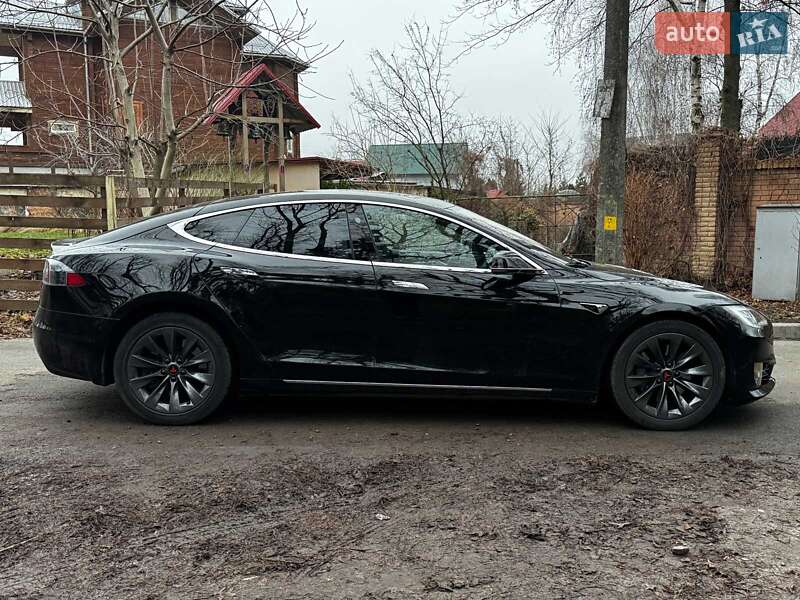 Лифтбек Tesla Model S 2019 в Киеве