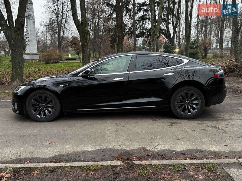 Лифтбек Tesla Model S 2019 в Киеве