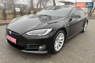Ліфтбек Tesla Model S 2017 в Трускавці