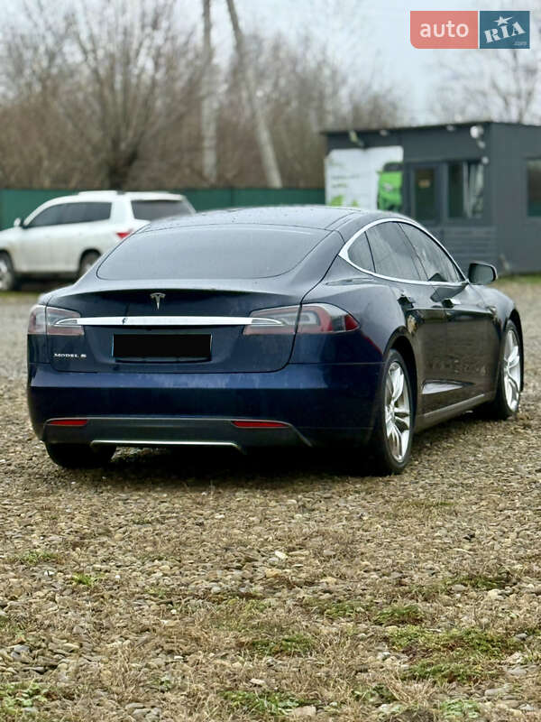 Лифтбек Tesla Model S 2013 в Коломые